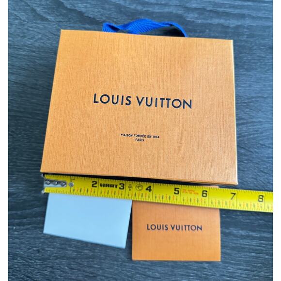 Authentic Louis Vuitton Small Gift Bag Blank Envelope Gift Tag And Ribbon Set - Picture 4 of 5